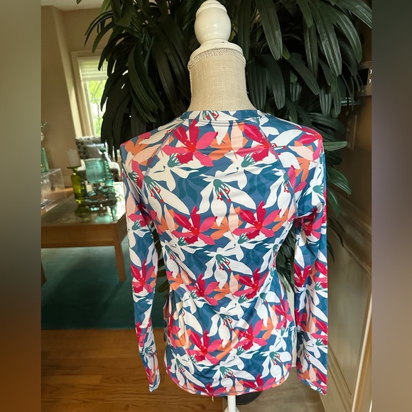 ❤️💚The American Outdoorsman Women Floral Print Rash Guard LS Swim Top Size S❤️ - Picture 4 of 5